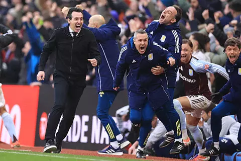 منافس جديد على الدوري الإنجليزي.. أستون فيلا من القاع إلى القمة في 69 يوما